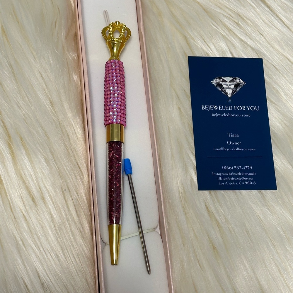 Turn ordinary into extraordinary with our custom bling pens!